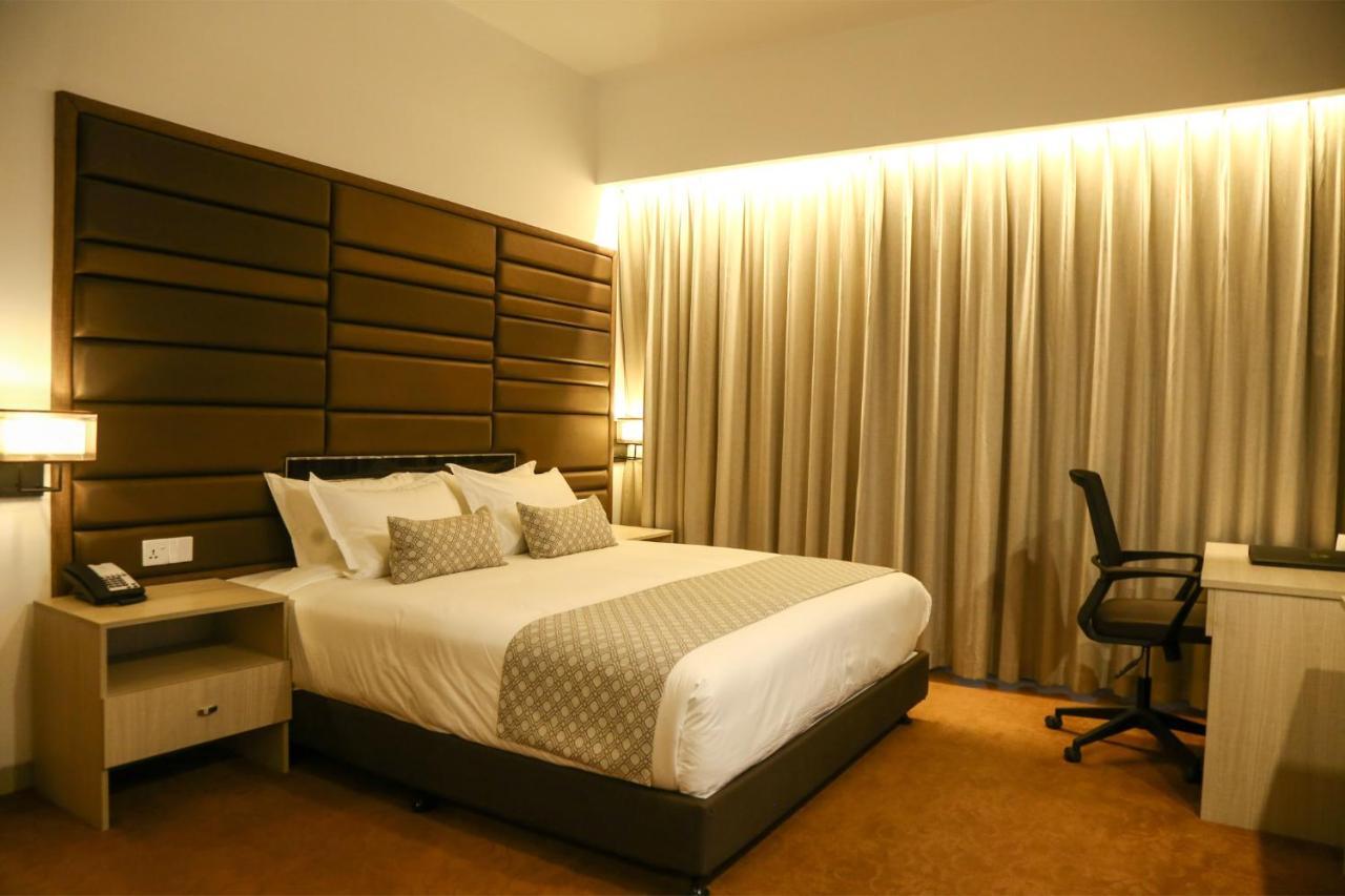 Best Western Sks Chattogram Chittagong Exterior foto