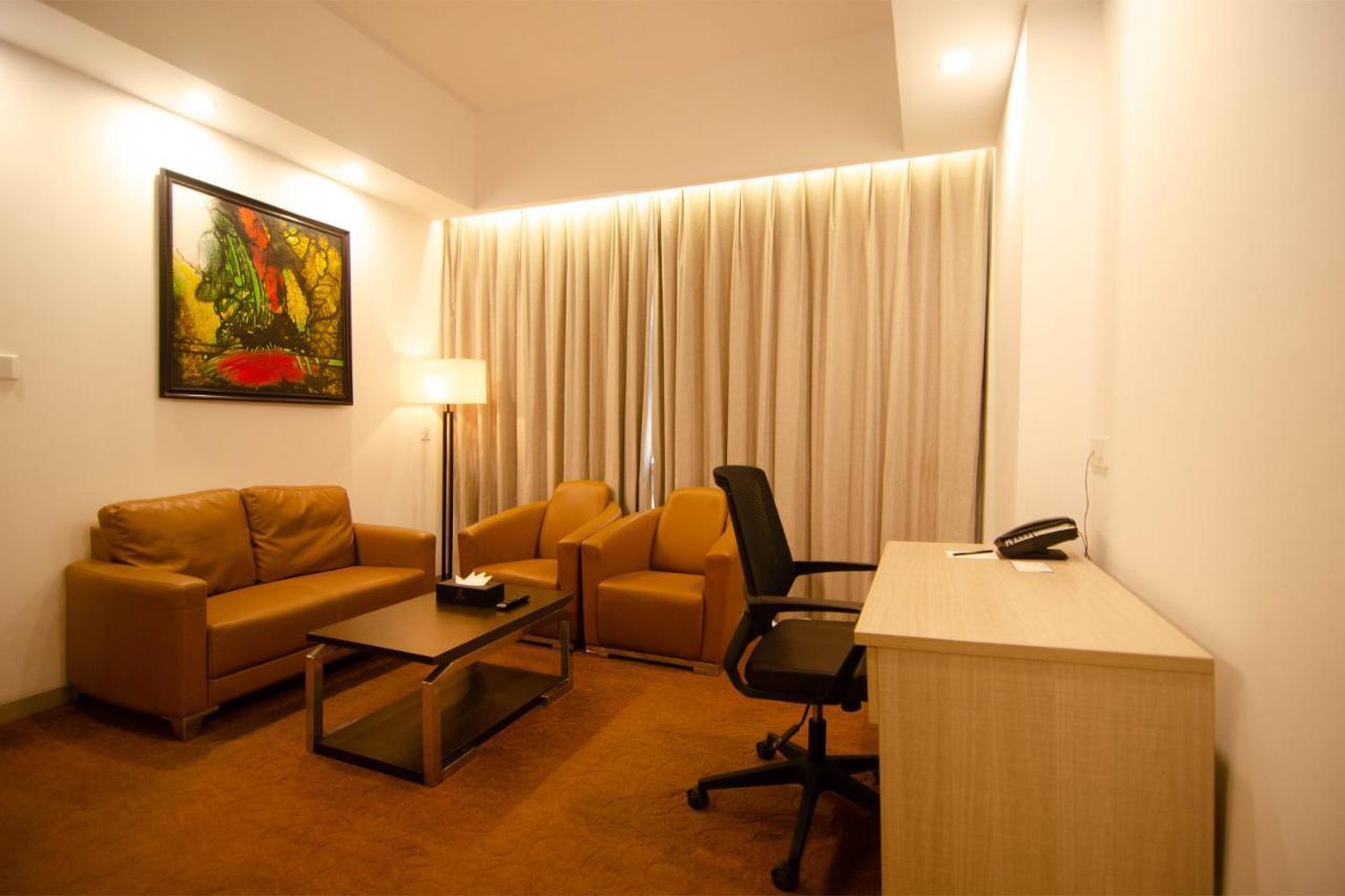 Best Western Sks Chattogram Chittagong Exterior foto